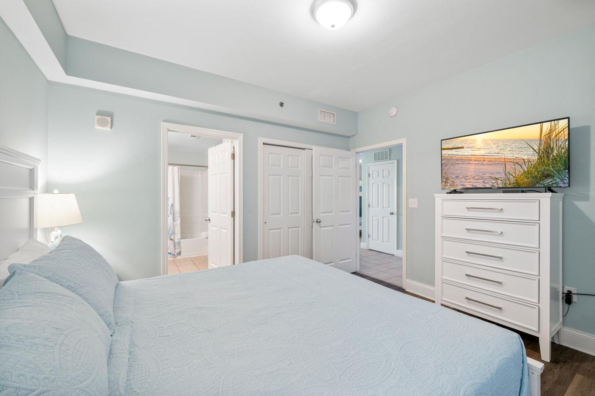 Floor 3bd Bunks Condo! Family Resort! 5 Pools! Free Chair Service! *