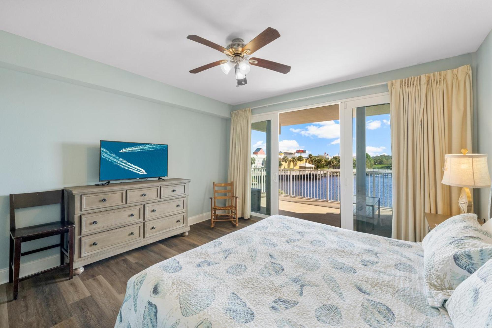 Floor 3bd Bunks Condo! Family Resort! 5 Pools! Free Chair Service! Apartment Panama City Beach