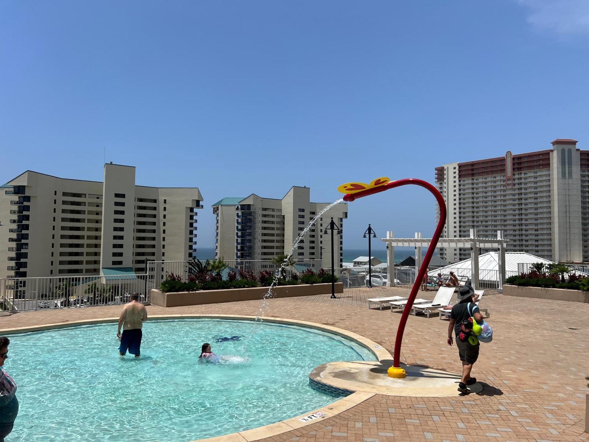 Apartment Floor 3bd Bunks Condo! Family Resort! 5 Pools! Free Chair Service! *