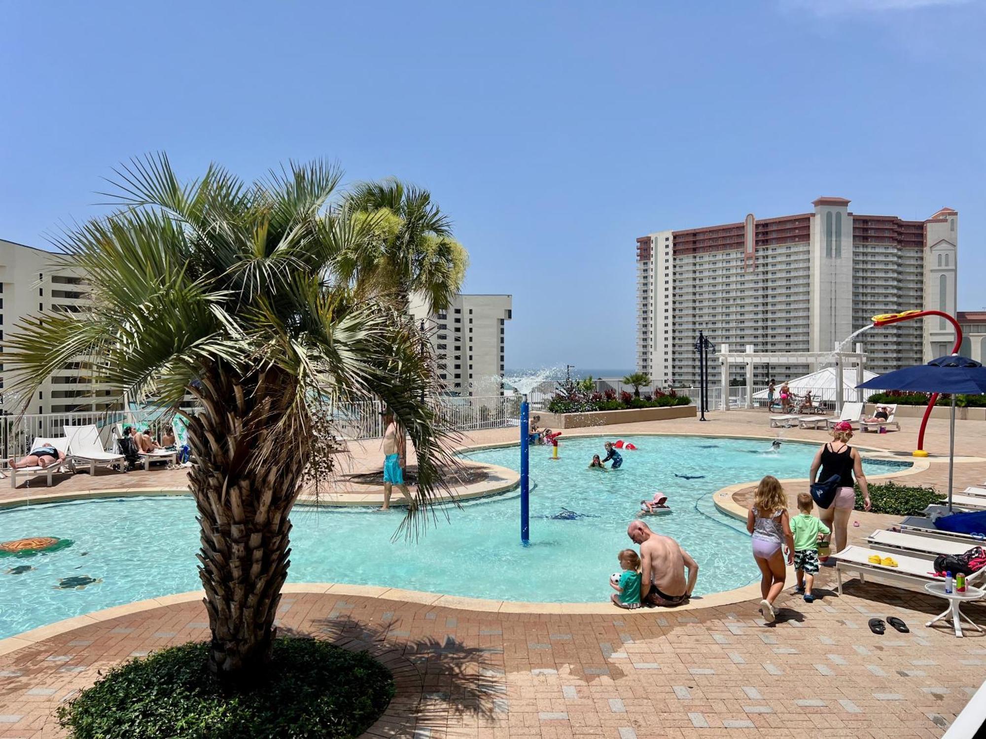 Floor 3bd Bunks Condo! Family Resort! 5 Pools! Free Chair Service! *