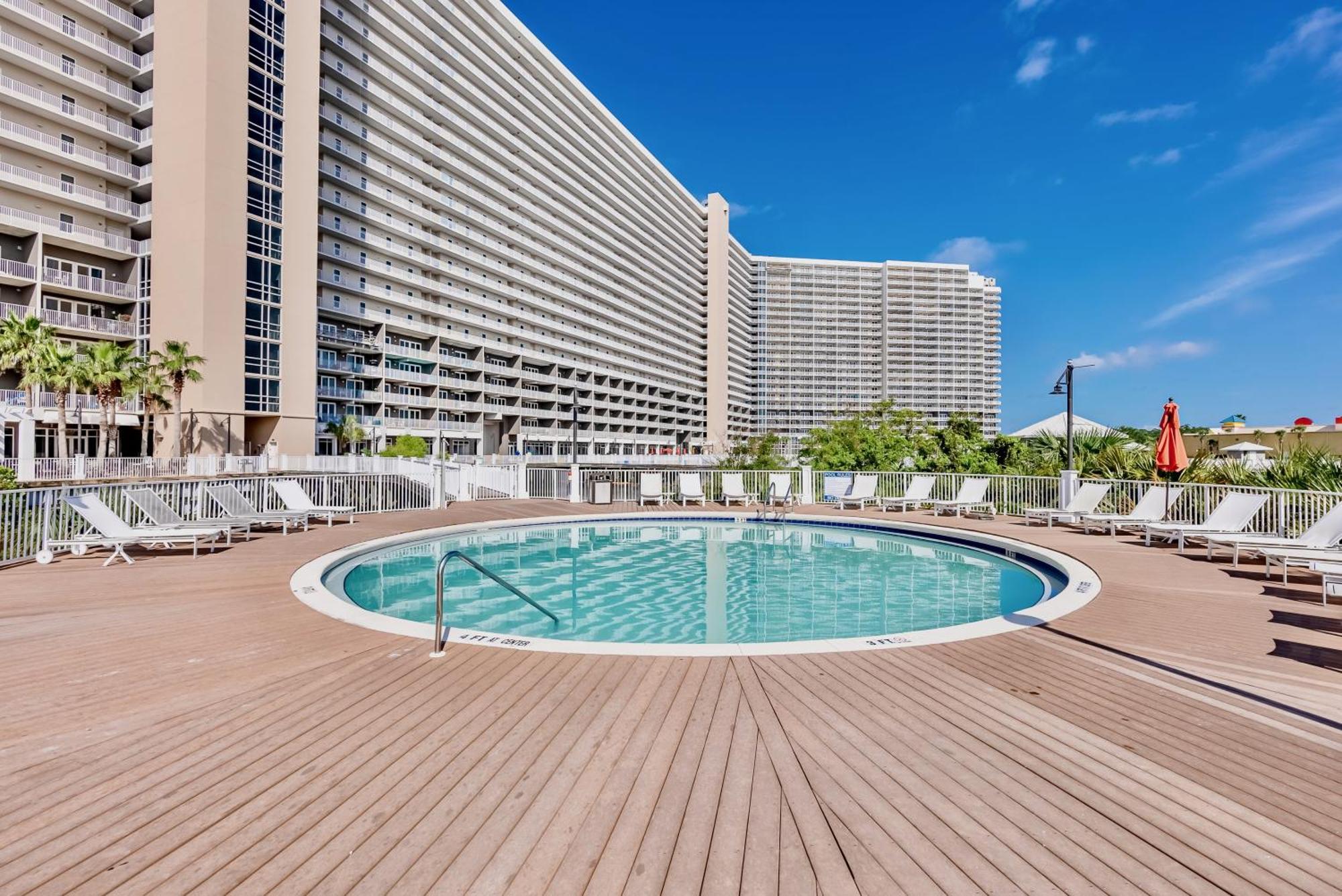 Floor 3bd Bunks Condo! Family Resort! 5 Pools! Free Chair Service! *