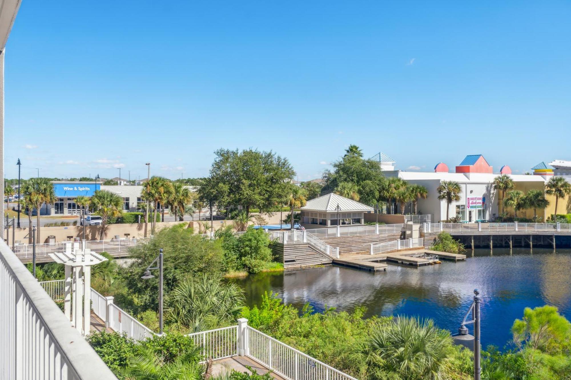 Floor 3bd Bunks Condo! Family Resort! 5 Pools! Free Chair Service! *