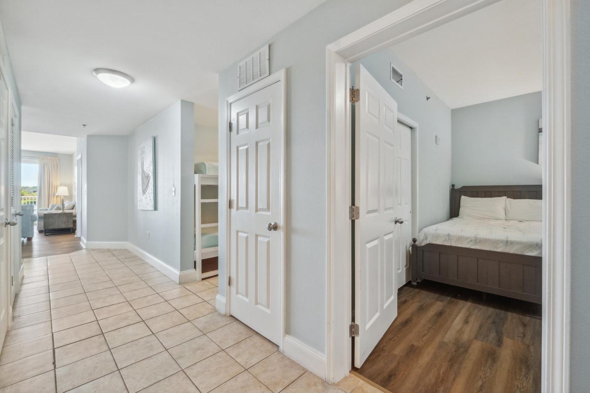 Floor 3bd Bunks Condo! Family Resort! 5 Pools! Free Chair Service! Apartment Panama City Beach